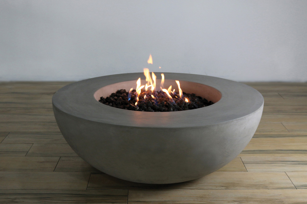 Feuertisch Vesuv, sandsteingelb  ca. Ø 107 x H 39,5 cm Material: Faserbeton-Mineral-Verbund Gewicht: ca. 60 kg, 1290,- incl. MwSt.